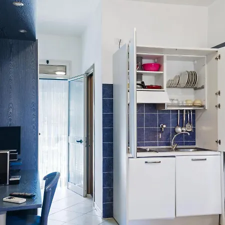 Holiday home Simplistic Holiday In With Swimming Pool